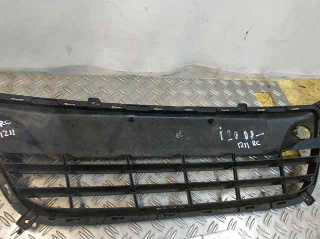 865611J000 HYUNDAI Решетка бампера переднего купить в Полтава