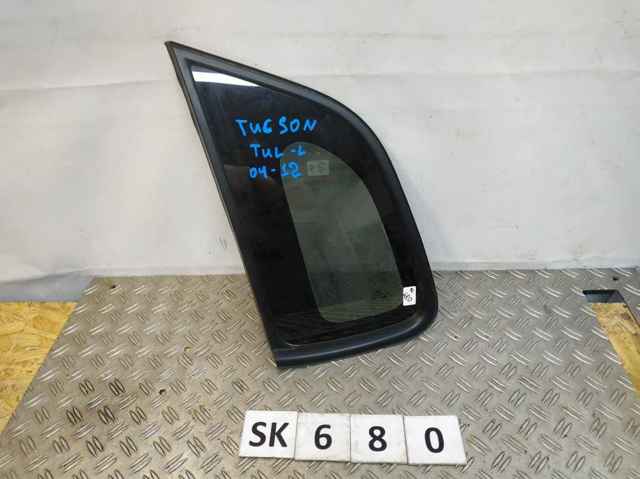 Стекло кузова/багажного отсека, левое 878102E000 HYUNDAI
