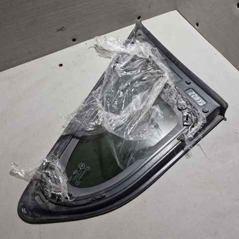 878102W000 HYUNDAI Стекло кузова (багажного отсека) левое купить в Полтава