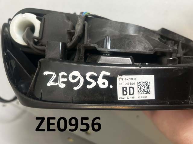 Боковое зеркало заднего вида правое 879100DE50 TOYOTA
