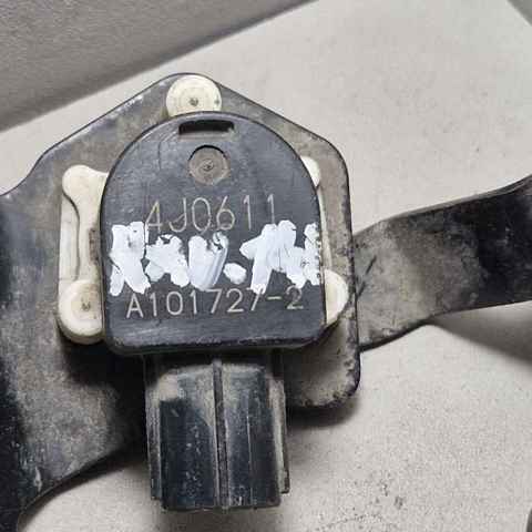 Датчик уровня положения кузова, задний левый 8940842010 TOYOTA