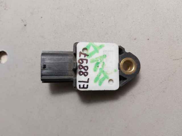 Датчик подушки безопасности 8983107010 TOYOTA