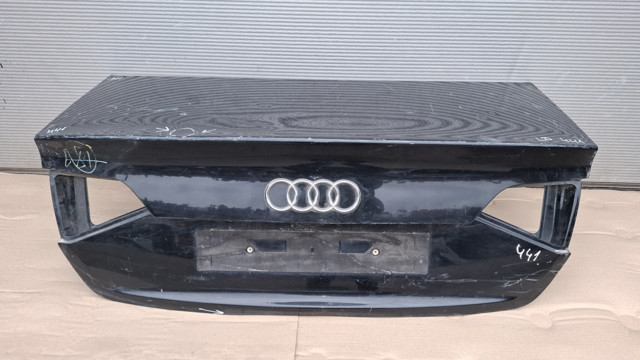 Пятая дверь 8T0827023C VAG