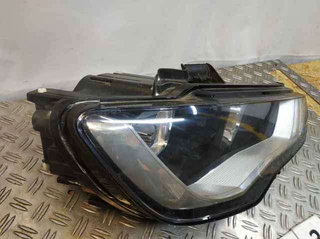 VAG 8V0941004 Фара правая в наличии Чернигов