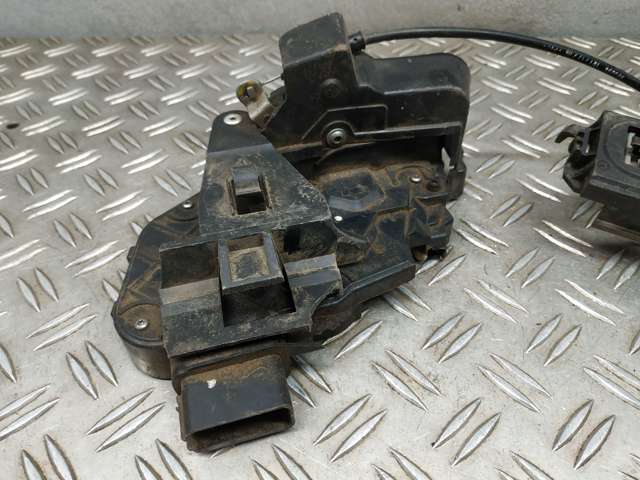 FORD 8V4AS26412EA Замок двери задней правой в наличии Полтава