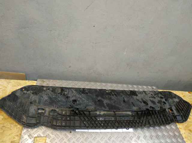 VAG 8W0807611A Защита бампера переднего в наличии Ужгород