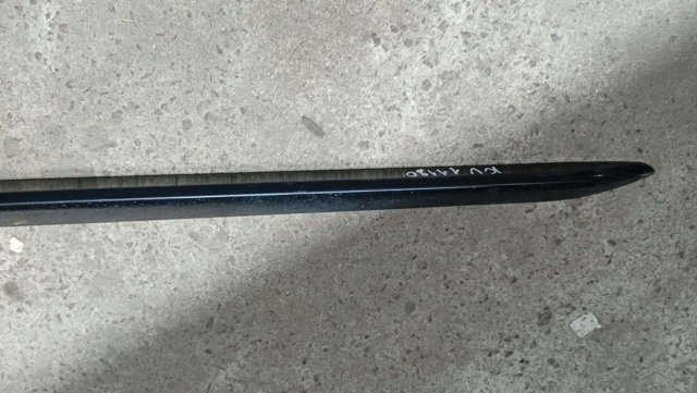 Накладка (молдинг) порога наружная правая 8W0853932 VAG
