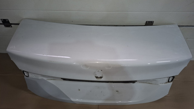RENAULT 901003406R Крышка багажника в наличии Ужгород