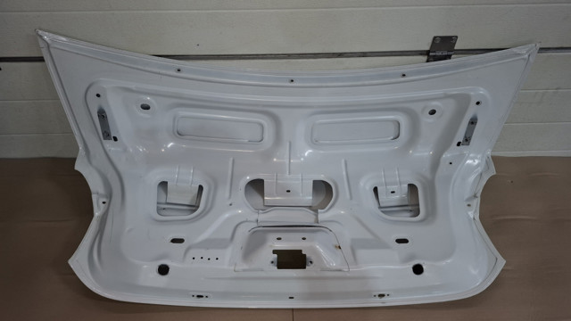 RENAULT 901003406R Крышка багажника в наличии Ужгород