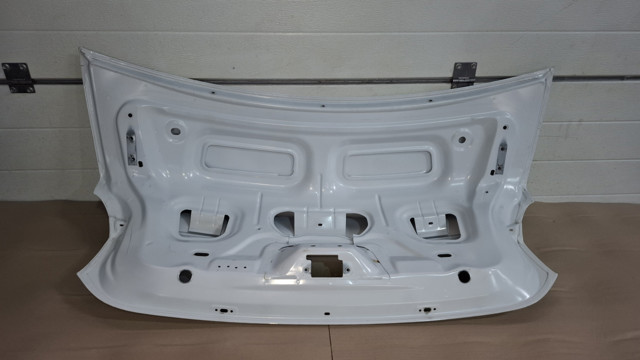 RENAULT 901003406R Крышка багажника в наличии Тернополь