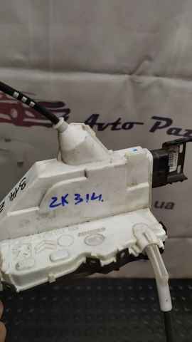Дверной замок передний правый 9136CR PEUGEOT