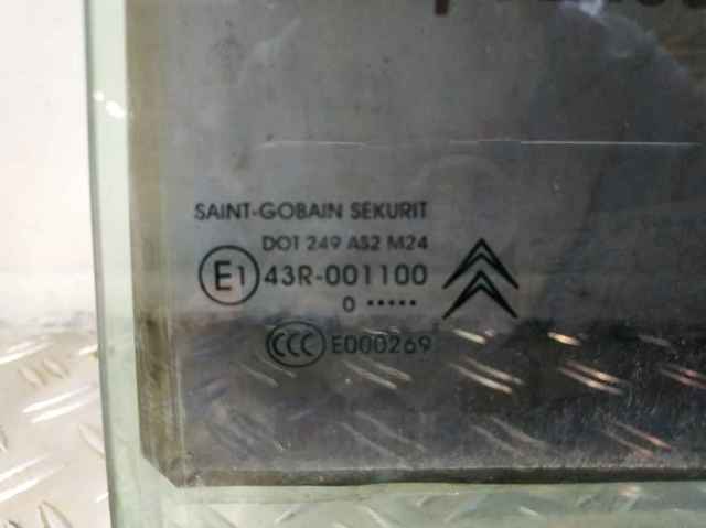 Стекло заднее левое 9203HF PEUGEOT
