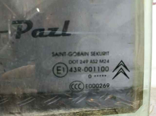 Стекло задней правой двери 9204N6 PEUGEOT