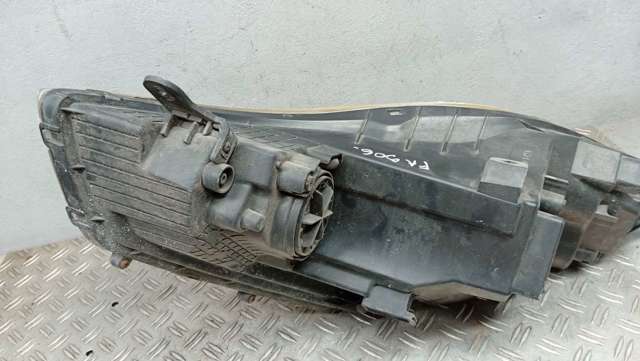 921021KXXX HYUNDAI Правая фара купить в Кривой Рог