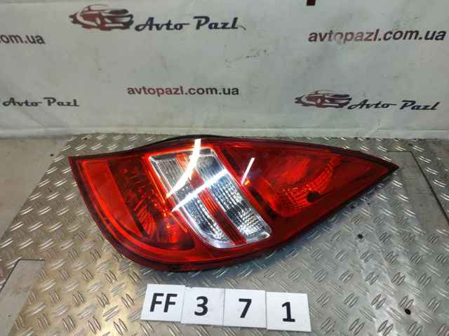 Задний левый стоп 924012R0 HYUNDAI