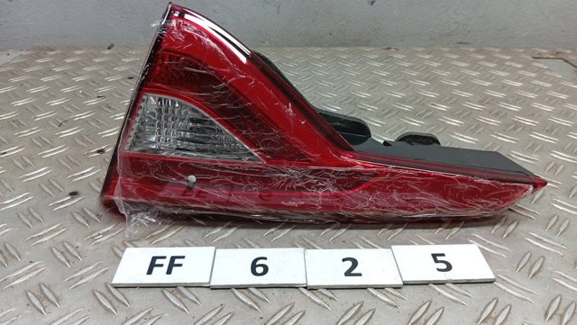 Задний правый внешний фонарь 92402C1130 MARKET (OEM)