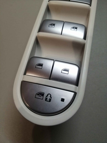 93571GI380LS5 HYUNDAI Кнопочный блок управления стеклоподъемником передний левый купить в Каменское