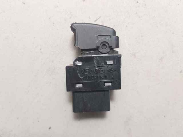 Кнопки переднего правого стекло подъемника 935753E010BL HYUNDAI
