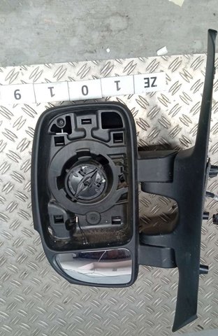 Левое боковое зеркало 963020218R RENAULT