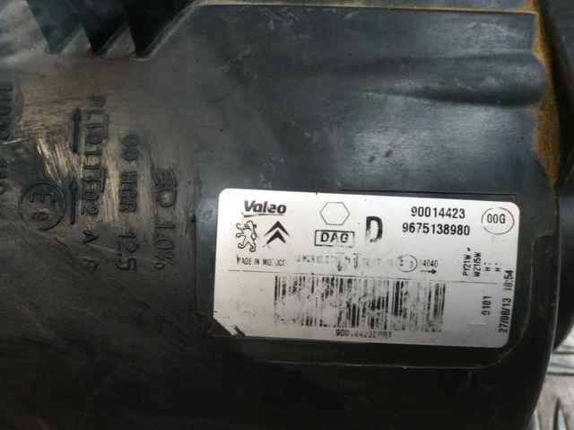9675138980 PEUGEOT Правая фара купить в Кривой Рог