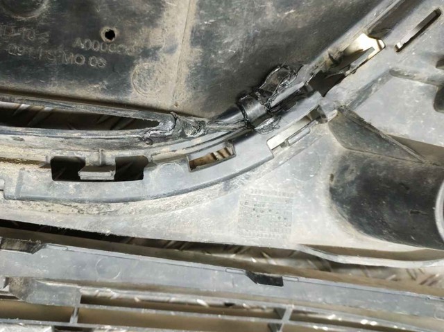 Решетка радиатора 9676946780 PEUGEOT