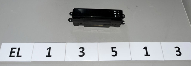 Часы в салон, на панели 96812050 GM