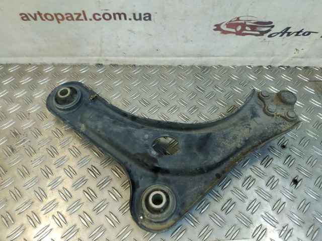 Правый рычаг передней нижней подвески 9803286480 PEUGEOT