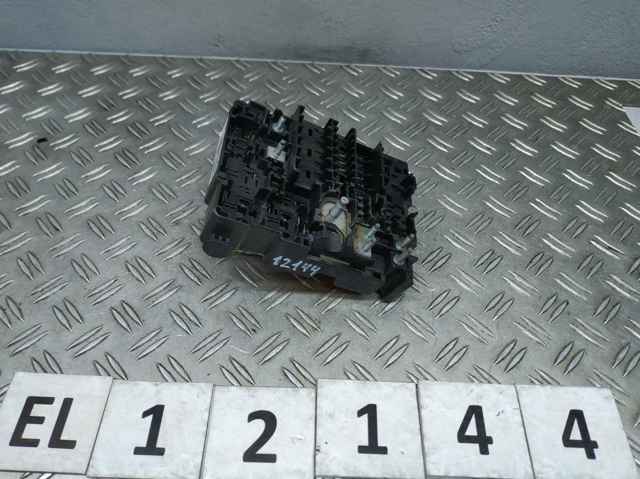 Блок реле и предохранителей 9804848580 PEUGEOT