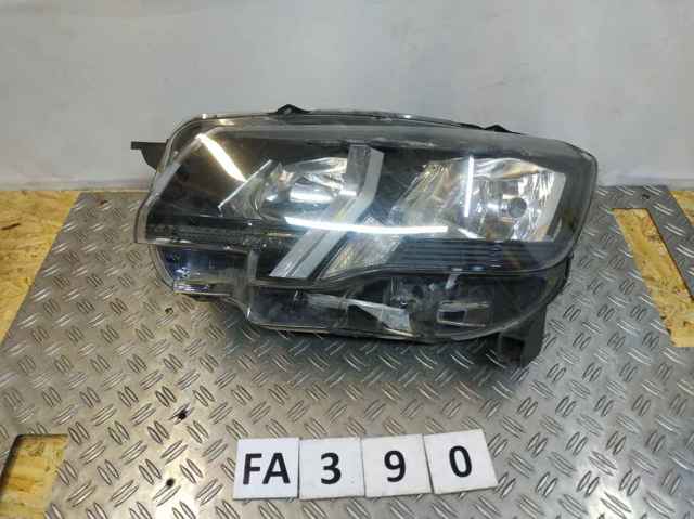 Вставка фары левой 9816826980 PEUGEOT