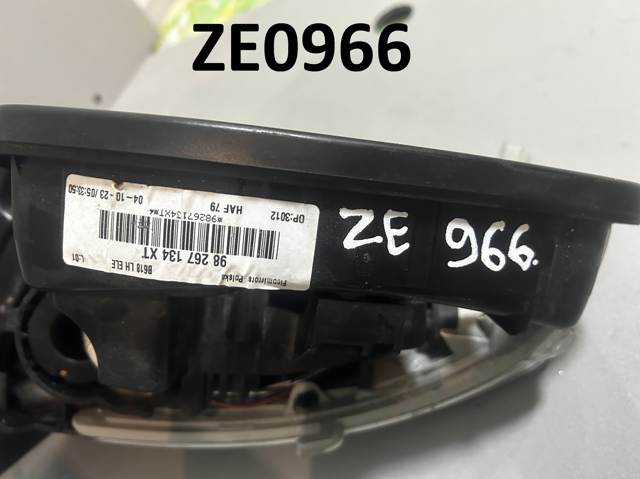 Левое боковое зеркало 98267134XT PEUGEOT