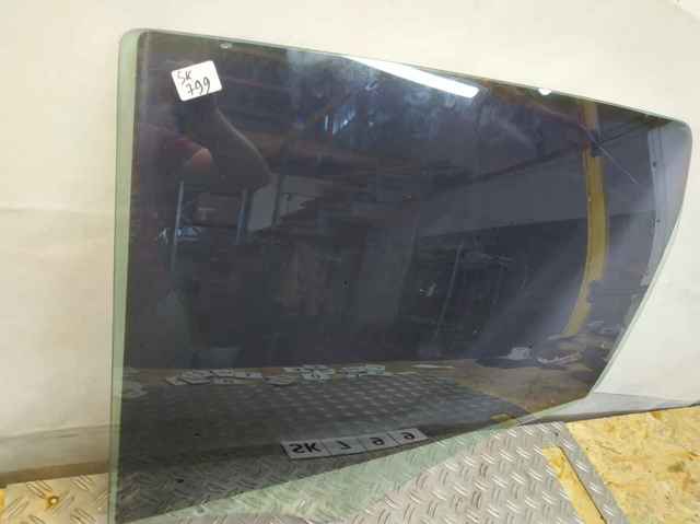 A1697350110 MERCEDES Стекло двери задней левой купить в Ровно