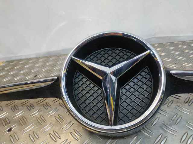 A2058880560 MERCEDES Решетка радиатора купить в Сумы