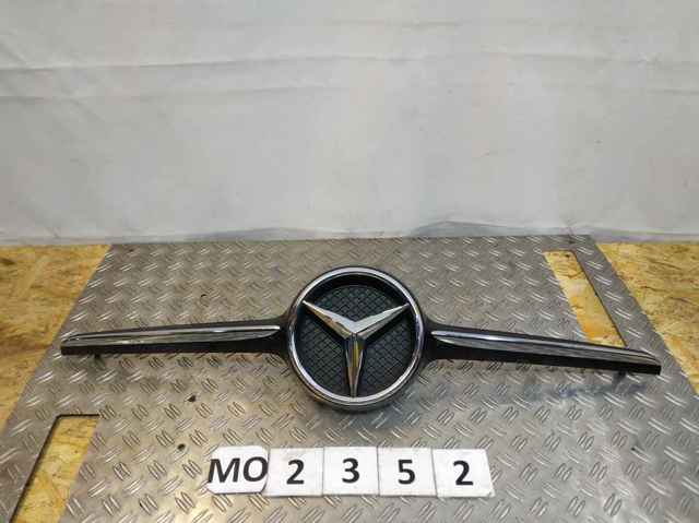 Облицовка радиатора A2058880560 MERCEDES