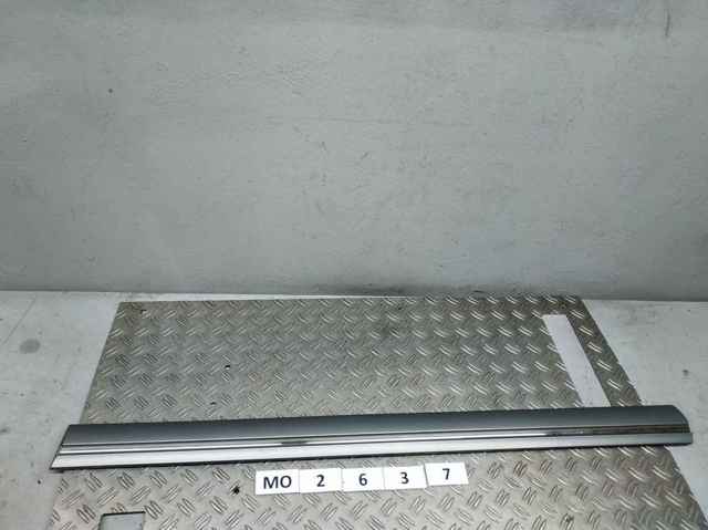 Накладка передней правой двери A2106900482 MERCEDES