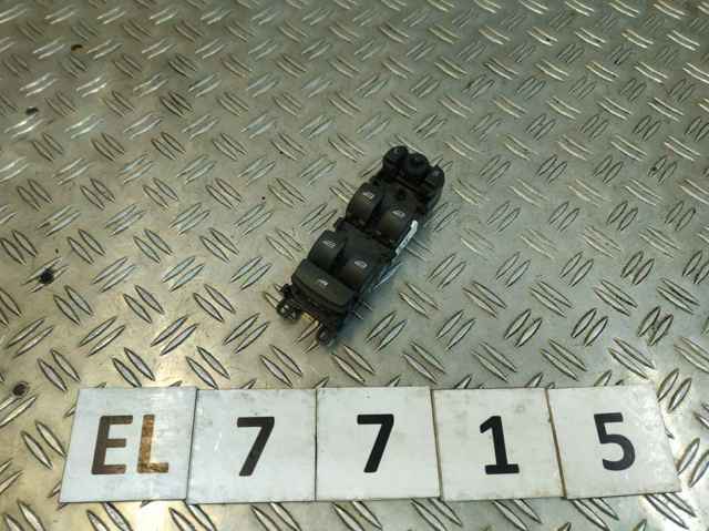 Кнопки переднего левого стеклоподъемника AH2214540AC LAND ROVER