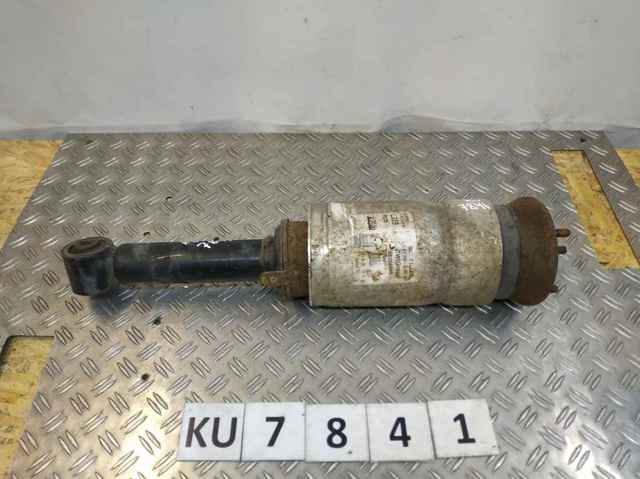 Амортизатор передней подвески AH2218B036AA LAND ROVER