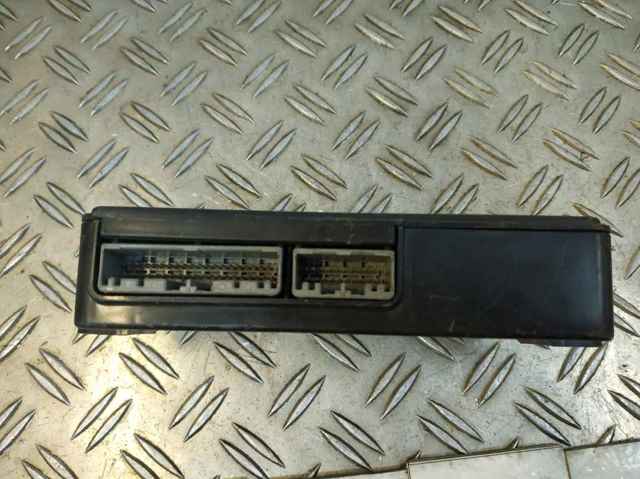 LAND ROVER AH4219H440AF в наличии Винница