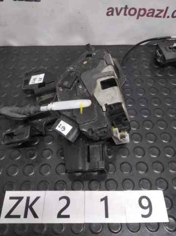 Замок передней пассажирской двери AM5AU21812BF FORD