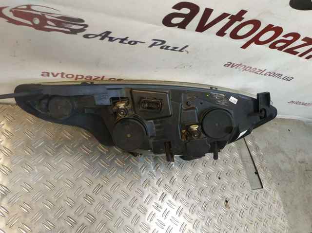 AV1113W030AE FORD Левая фара купить в Черновцы