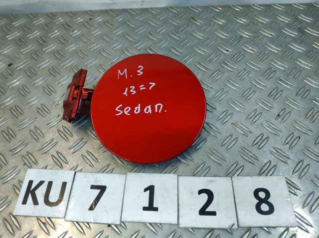 Дверка бензобака B45A42410 MAZDA