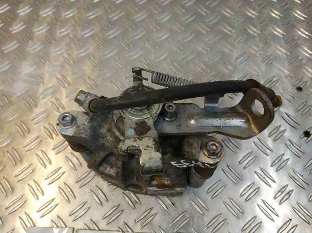 Тормозной суппорт правый задний B4Y72698ZD MAZDA