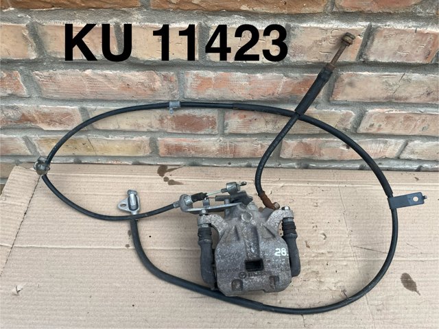 Задний правый суппорт B4Y72698ZD MAZDA