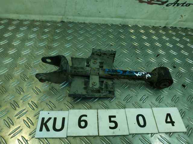 Рычаг задней подвески поперечный, левый B63B28550 MAZDA
