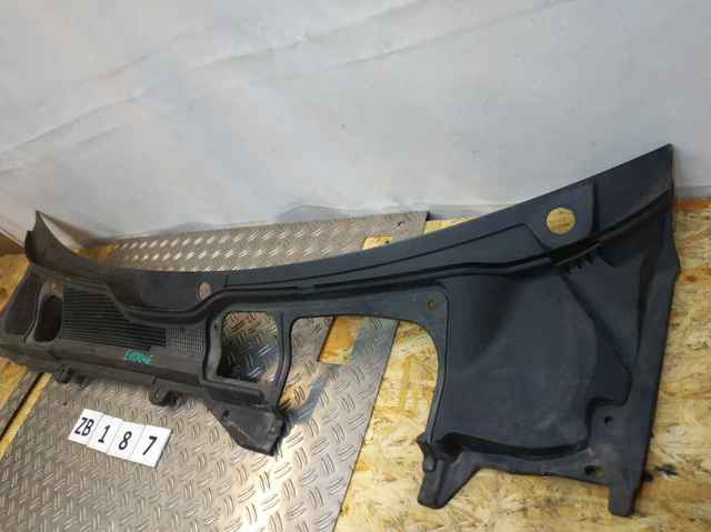LAND ROVER BJ32021B43A в наличии Черкассы