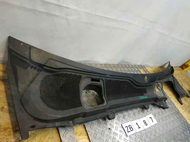 LAND ROVER BJ32021B43A в наличии Ужгород