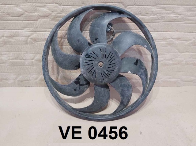 Диффузор радиатора охлаждения в сборе с крыльчаткой CV618C607VC FORD