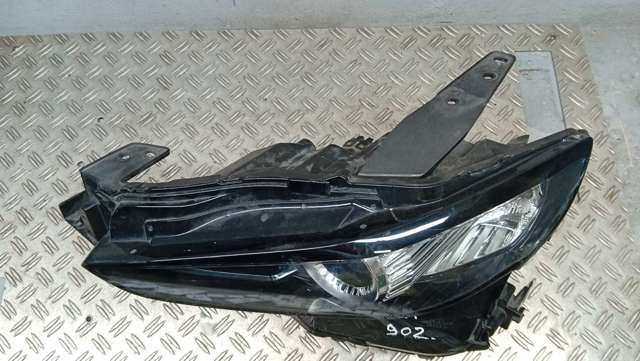 MAZDA DFR751040 Фара левая в наличии Кривой Рог
