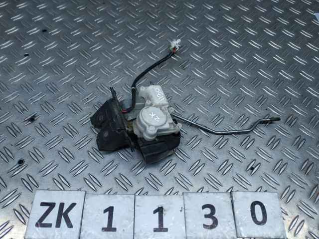 Замок и ручка двери задка EG2162310 MAZDA