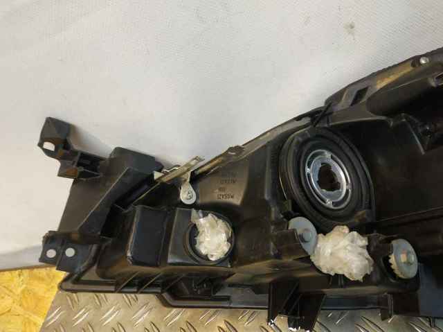 MAZDA GDK1510K0A Фара правая в наличии Запорожье