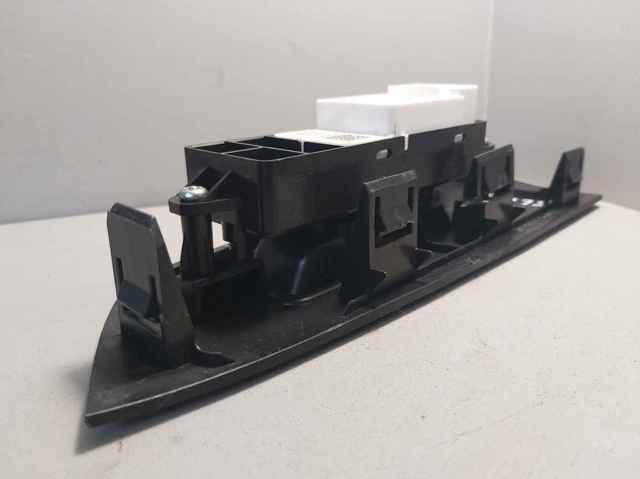 GDK466370A MAZDA Кнопка включения мотора стеклоподъемника передняя правая купить в Запорожье